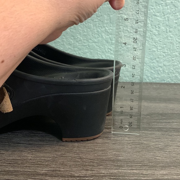 CROCS  Black & Tan Clogs Wedge Heels  - Size 10 - Picture 7 of 7